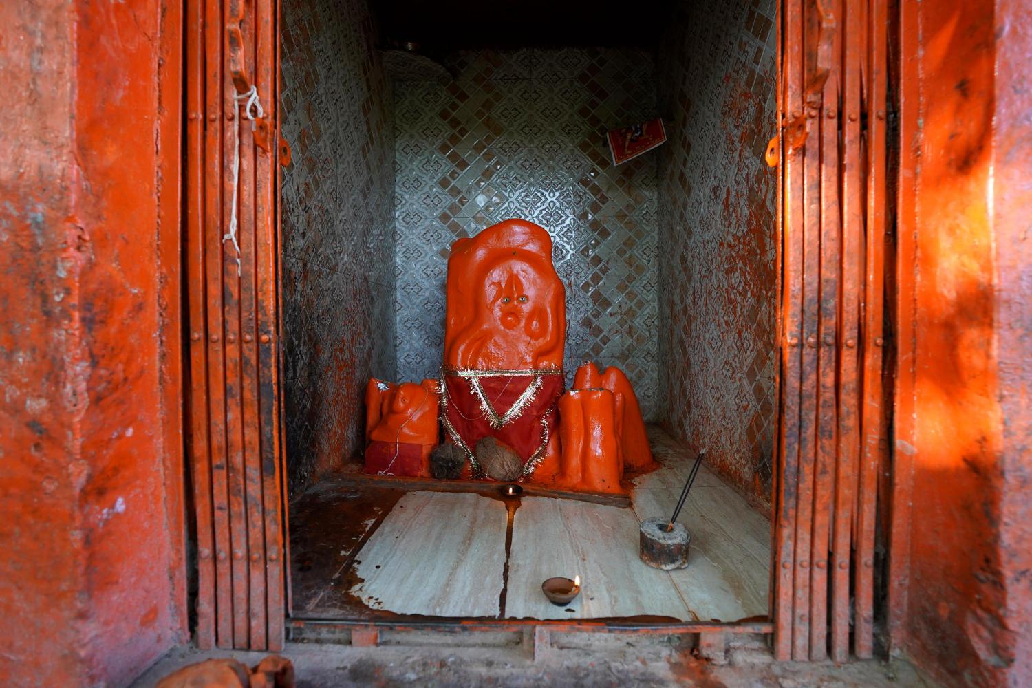 Hanuman temple in village Sondul, Madhya Pradesh, which gets surrounded by Sardar Sarovar Dam waters and remains inaccessible till waters of the dam recede, Photo credit_ Rohit Jain for Oral History Narmada(1)