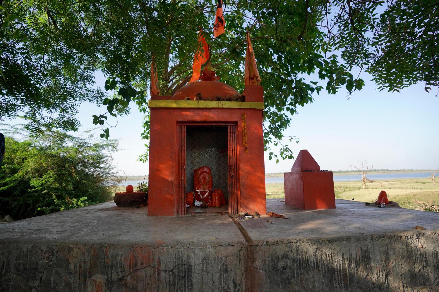 Hanuman temple in village Sondul, Madhya Pradesh, which gets surrounded by Sardar Sarovar Dam waters and remains inaccessible till waters of the dam recede, Photo credit_ Rohit Jain for Oral History Narmada