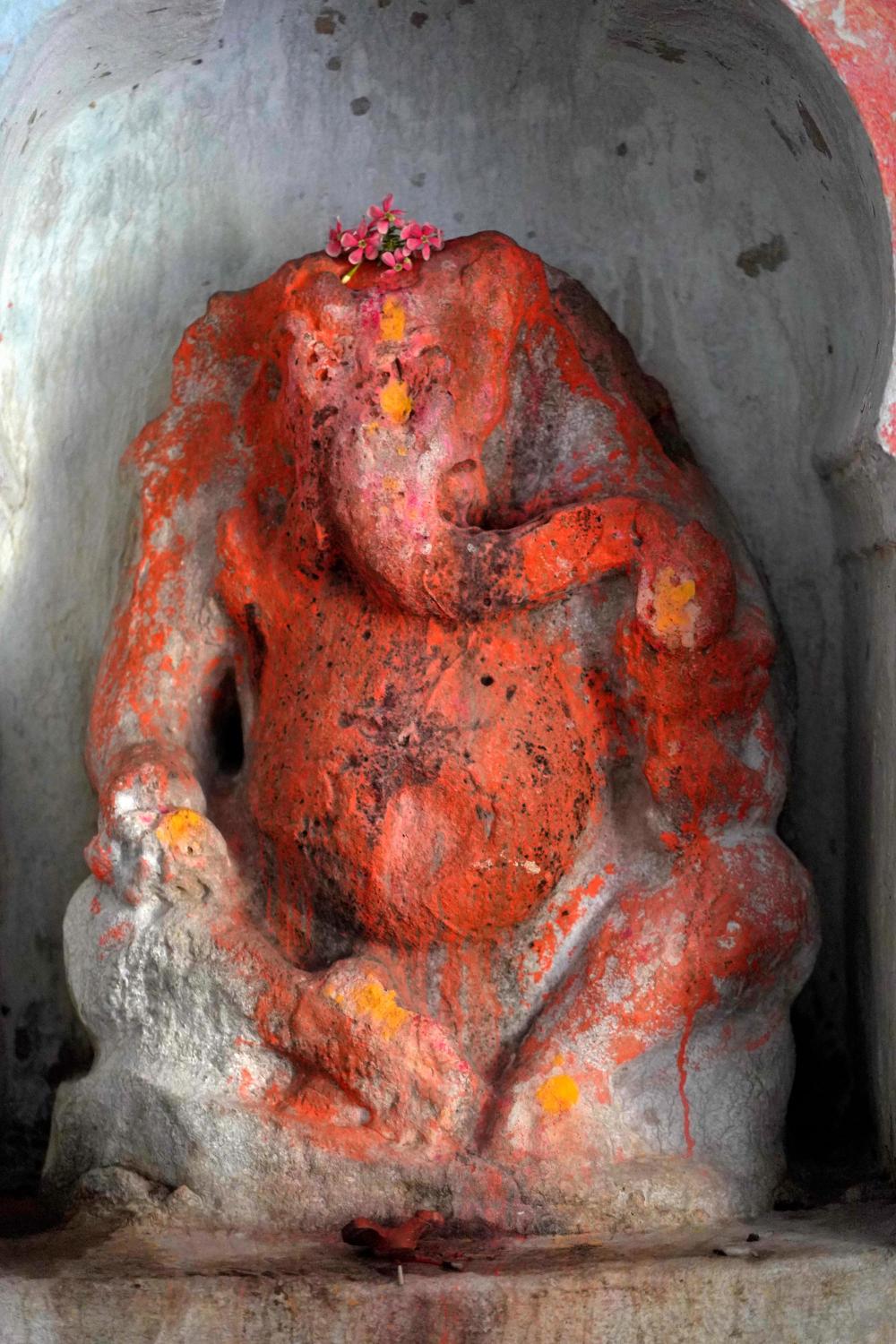 Lord Ganpati idol in the Nandikeshwar and Badkeshwar Mahadev temple complex in village Gangli that gets surrounded by Sardar Sarovar Dam waters and is accessible only when the reservoir waters recede, Photo credit Rohit Jain for Oral History Narmada