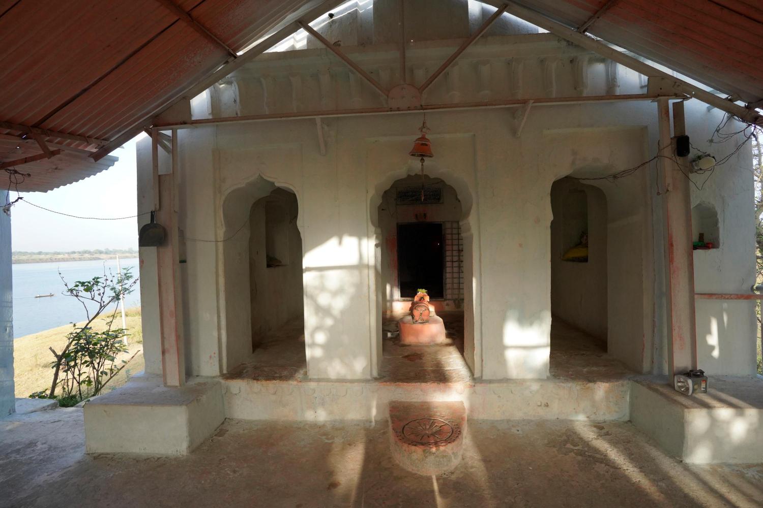 Nandikeshwar and Badkeshwar temple complex in village Gangli that gets surrounded by the Sardar Sarovar Dam waters and remains unapproachable till the reservoir waters recede, Photo credit_ Rohit Jain for Oral History Narmada