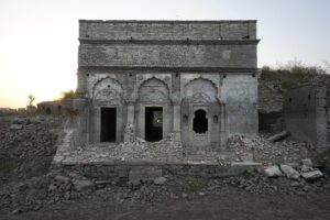 Remnants of resurfaced Jain Derasar_ temple from Sardar Sarovar Dam waters in Nisarpur village, Madhya Pradesh, Photo credit_ Rohit Jain for Oral History Narmada
