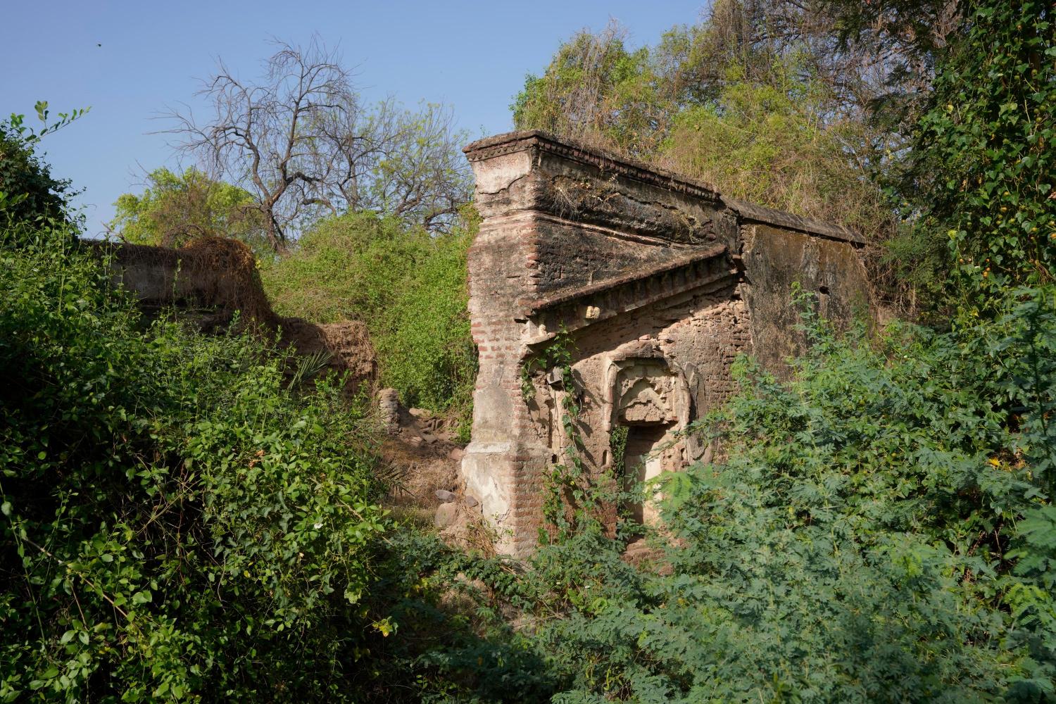 Remnants of Jain Derasar_ temple that gets partially submerged in the Sardar Sarovar Dam waters in village Gangli in Madhya Pradesh, Photo credit_ Rohit Jain for Oral History Narmada