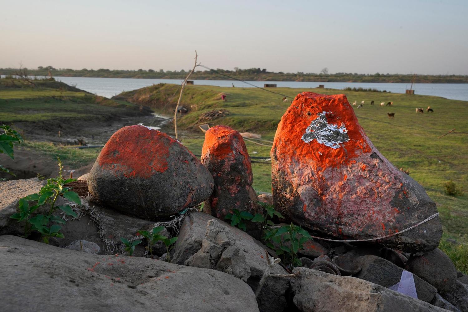 Remnants of the place of worship of Bhilet Baba, a deity worshipped by adivasi community in village Sondul, Madhya Pradesh, Photo credit_ Rohit Jain for Oral History Narmada