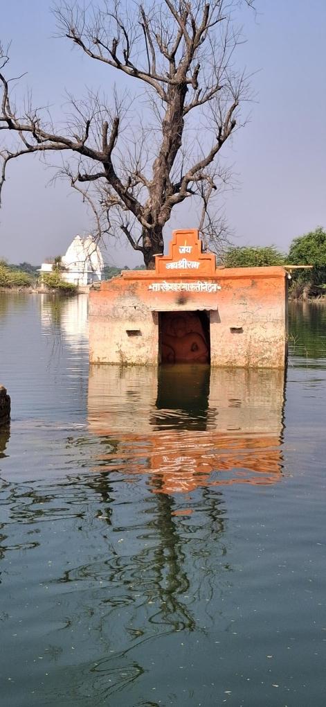 Resurfaced Hanuman temple as the Sardar Sarovar Dam waters recede in village Chikhalda in Madhya Pradesh, Photo credit_ Nandini Oza