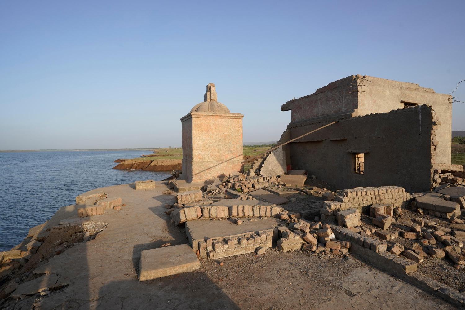 Resurfaced Bholenath temple as Sardar Sarovar Dam waters recede in summer in village Sondul in Madhya Pradesh, Photo credit_ Rohit Jain for Oral History Narmada(1)