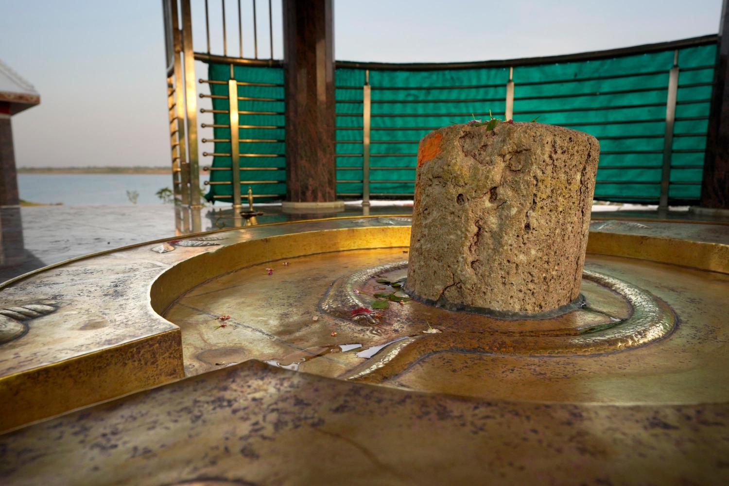Shivlinga in the Jagnath temple at village Ekalbara, Madhya Pradesh, which submerges in the Sardar Sarovar Dam and resurfaces as Sardar Sarovar reservoir waters recede, Photo Credit_ Rohit Jain for Oral History Narmada