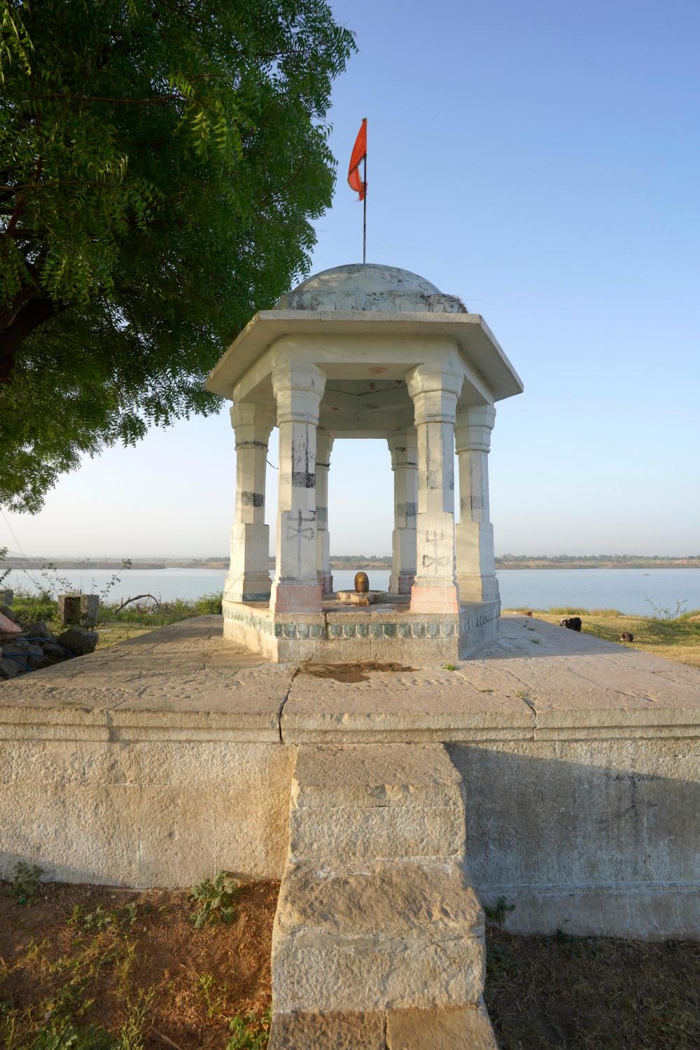 Shiv temple in village Gangli that submerges in the Sardar Sarovar Dam waters and resurfaces when the dam waters recede, Photo credit_ Rohit Jain for Oral History Narmada