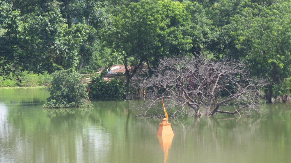 Submerged temple by the Sardar Sarovar Dam waters in village Kasravad, Madhya Pradesh, Photo credit_ Shripad Dharmadhikary