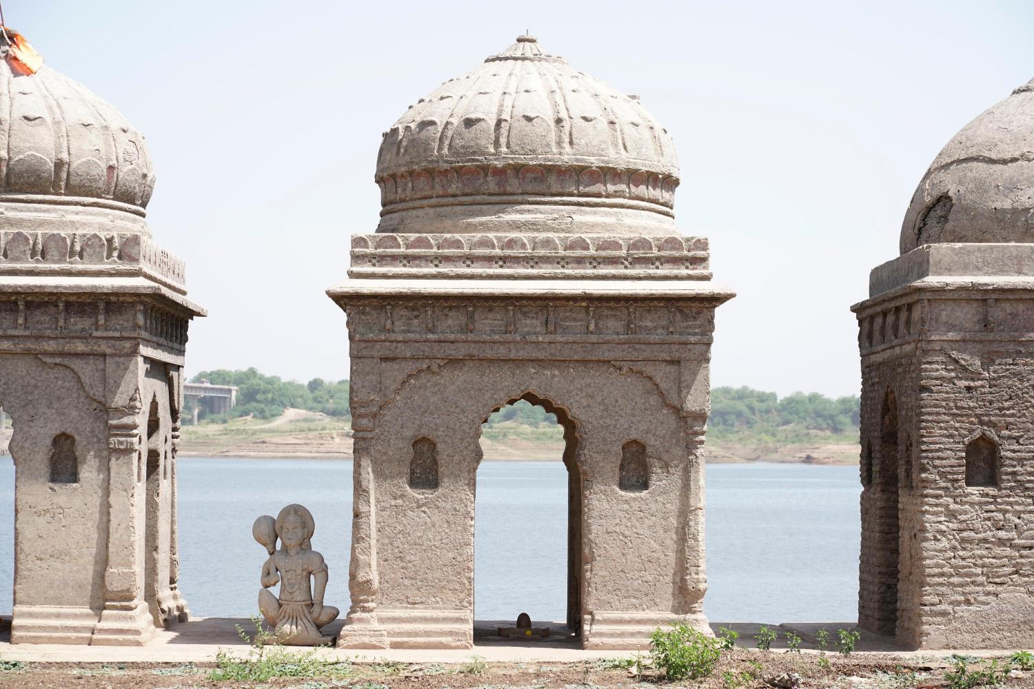 Temple complex at village at Kasaravd in Madhya Pradesh submerges in Sardar Sarovar Dam waters and has resurfaced as the reservoir waters recede, Photo credit_ Rohit Jain for Oral History Narmada