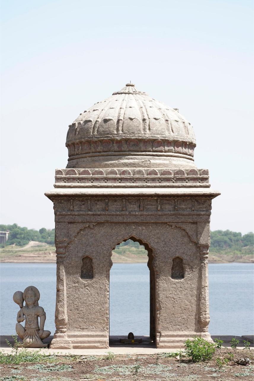 Temple at village at Kasaravd in Madhya Pradesh submerges in the Sardar Sarovar Dam waters and has resurfaced as the reservoir waters receded, Photo credit_ Rohit Jain for Oral History Narmada
